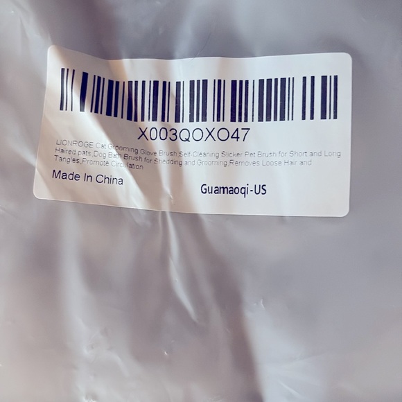 Cat grooming gloves and brushes, for long and short haired cats - Picture 6 of 6